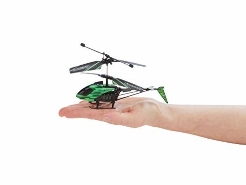 Miniaturhubschrauber auf einer Hand