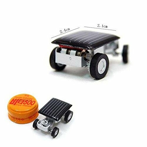 Miniaturauto mit Solarpanel und Flaschendeckel