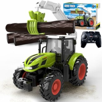 Ferngesteuerter Spielzeugtraktor mit Holzgreifer und Verpackung.