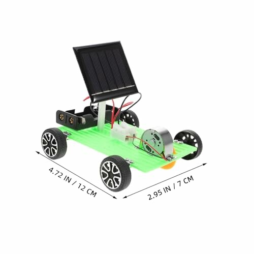 Kleines solarbetriebenes Spielzeugauto mit Solarpanel.