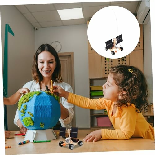 Lehrerin und Kinder studieren einen Globus.