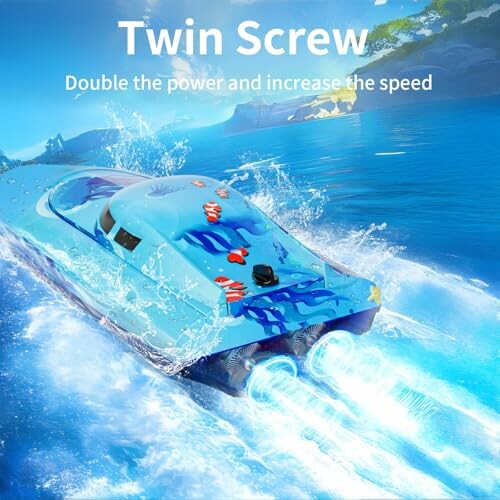 Blaues Schnellboot mit zwei Schrauben auf Wasser