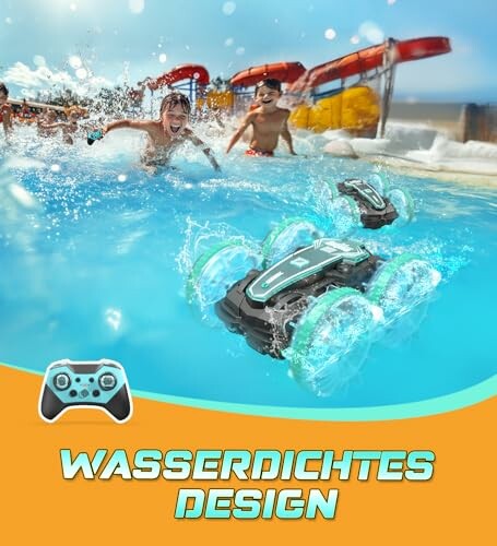 Kinder spielen mit ferngesteuertem Auto im Wasserpark.